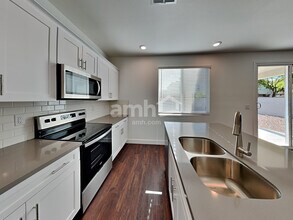 6619 S 42nd Dr in Phoenix, AZ - Foto de edificio - Building Photo