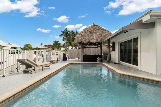 2233 SE 15th St in Pompano Beach, FL - Building Photo - Building Photo