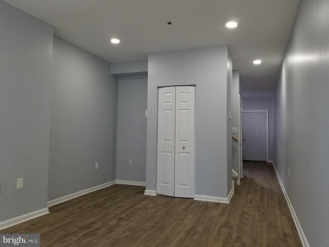 property at 1624 W Lexington St