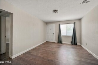 2142 E Taylor St in Phoenix, AZ - Building Photo - Building Photo