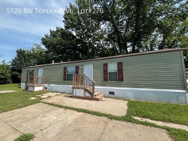 5720 NW Topeka Blvd in Topeka, KS - Building Photo - Building Photo