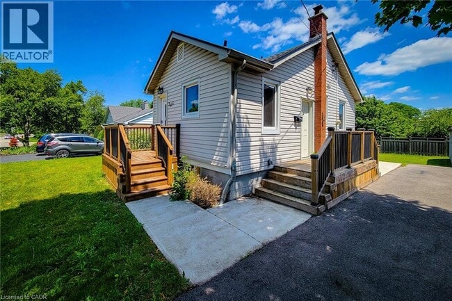property at 345 HAWKRIDGE Ave