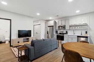 423 E Michigan St in Indianapolis, IN - Building Photo