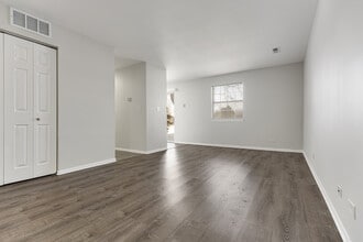 46 Gant Cir in Streamwood, IL - Building Photo - Building Photo