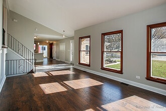 334 Hillcrest Ln in Lombard, IL - Building Photo - Building Photo