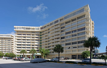 Imperial Towers East & West in Hallandale Beach, FL - Building Photo - Building Photo