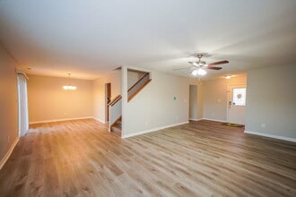 10302 Draycott Way in Indianapolis, IN - Foto de edificio - Building Photo