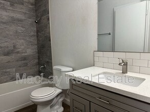 2918 E Roeser Rd in Phoenix, AZ - Building Photo - Building Photo