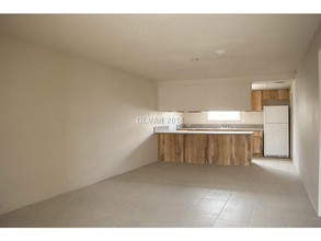 3639 S Van Dyke Ave-Unit -A in Las Vegas, NV - Building Photo - Building Photo