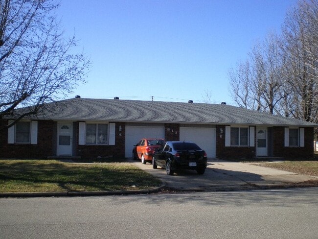 property at 611 N Louise Ave