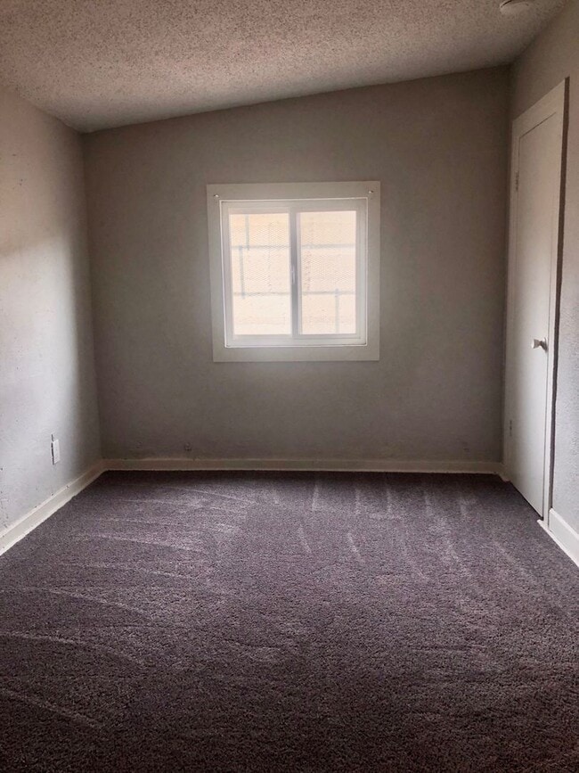 property at 1652 E Indianola Ave
