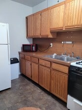 3703 W Saratoga St, Unit Apt 1 in Baltimore, MD - Building Photo - Building Photo