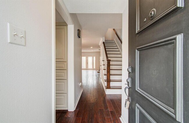 926 Memorial Village Dr in Houston, TX - Building Photo - Building Photo
