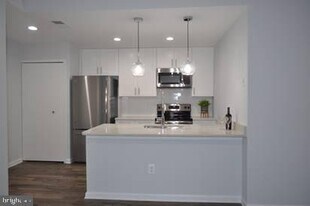 8613 Beekman Pl in Alexandria, VA - Building Photo