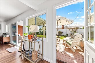 5052 Audrey Dr in Huntington Beach, CA - Foto de edificio - Building Photo