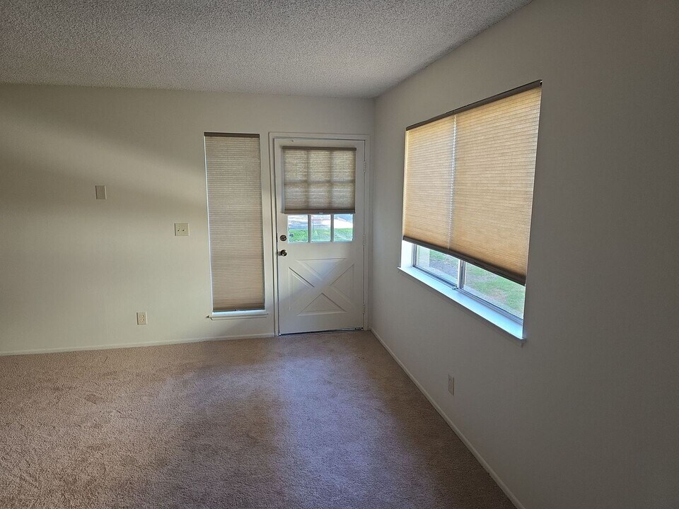 2614 Yardarm Ave in Port Hueneme, CA - Building Photo