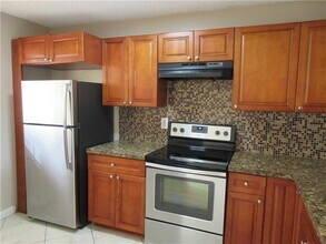 4111 NW 114th Ave in Coral Springs, FL - Building Photo - Building Photo