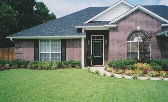 2405 Tyler Ln in Texarkana, AR - Building Photo