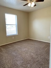 2003 Monito Way-Unit -A in Bryan, TX - Foto de edificio - Building Photo