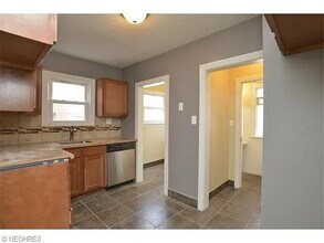 3599 Grosvenor Rd in Cleveland Heights, OH - Building Photo - Building Photo