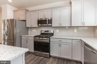 8039 Blue Stream Dr in Elkridge, MD - Building Photo - Building Photo