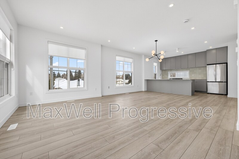 13516-13115 115 Ave NW in Edmonton, AB - Building Photo