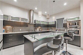 30 N 46th St in McAllen, TX - Building Photo - Building Photo