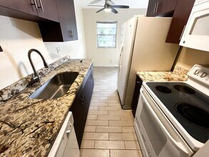 202 Lucerne Ave in Lake Worth Beach, FL - Foto de edificio - Building Photo