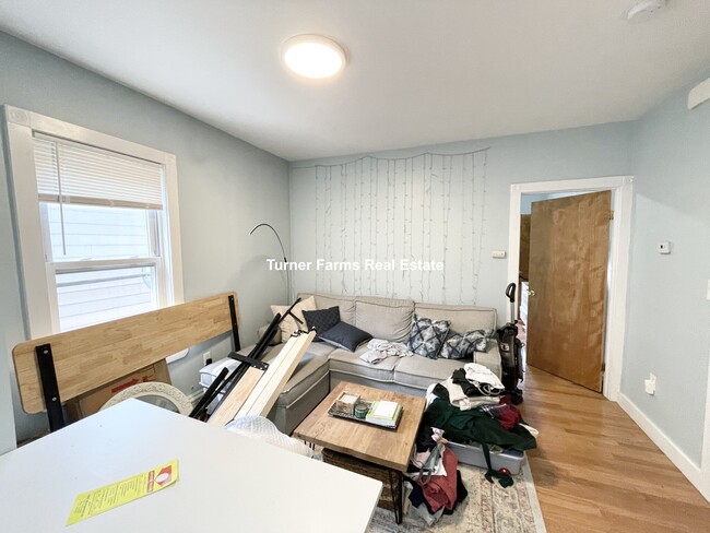 44 Ward St, Unit 1 in Boston, MA - Building Photo - Building Photo