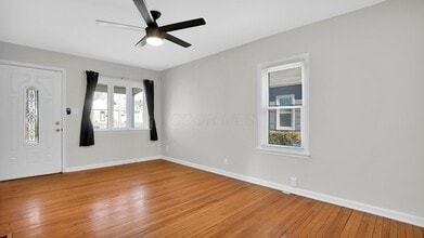 269 E Jeffrey Pl in Columbus, OH - Building Photo - Building Photo