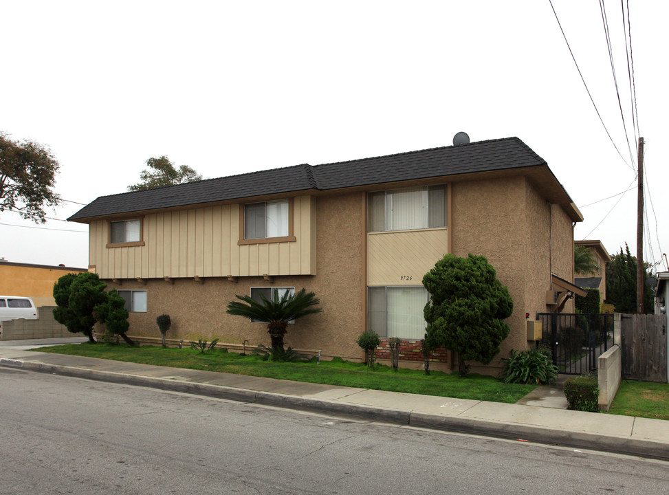 9722-9726 Mayne St in Bellflower, CA - Building Photo