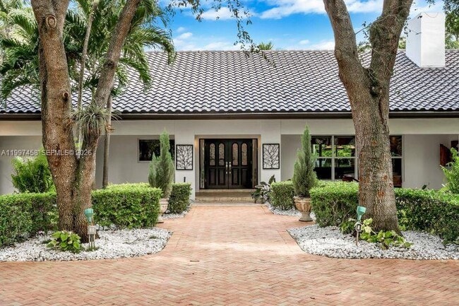 7405 SW 79th Ct in Miami, FL - Building Photo - Building Photo