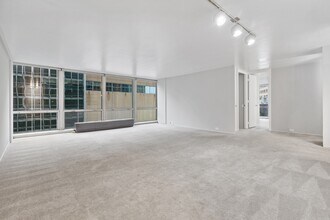 340 W Diversey Pkwy in Chicago, IL - Building Photo - Building Photo