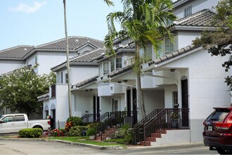 711 SW 148th Ave in Davie, FL - Building Photo - Building Photo