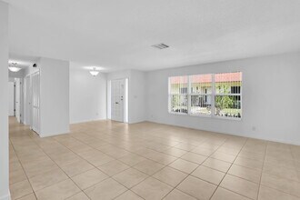 89 Lariat Cir in Boca Raton, FL - Building Photo - Building Photo