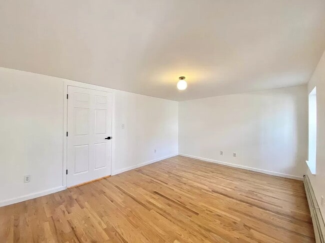 61-25 Woodside Ave in Queens, NY - Building Photo - Building Photo