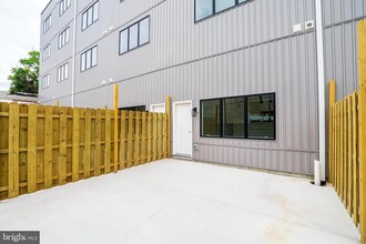 1420 Point Breeze Ave in Philadelphia, PA - Building Photo - Building Photo