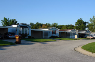 Village of North Oak in Fort Wayne, IN - Building Photo