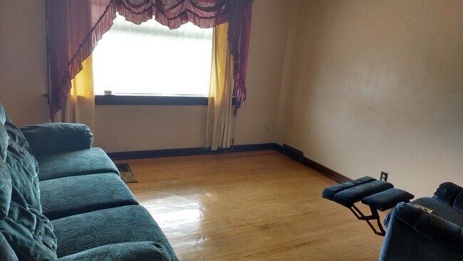 519 S 25th St, Unit 1 in Manitowoc, WI - Building Photo - Building Photo