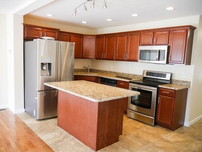 5 Grant St in Agawam, MA - Building Photo - Building Photo
