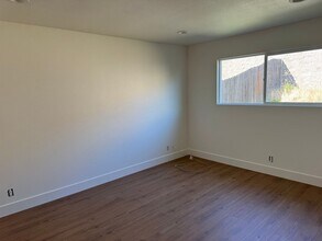 5521-5523 Missie Way in Sacramento, CA - Building Photo - Building Photo