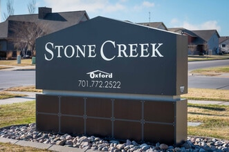 Stone Creek Apartments in Grand Forks, ND - Building Photo - Building Photo