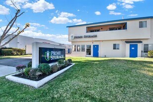 560 S Pacific St in San Marcos, CA - Building Photo