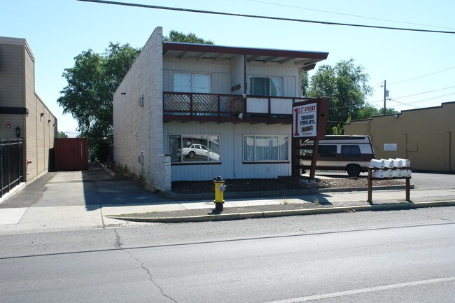 1021 N 1st St in Yakima, WA - Building Photo - Building Photo