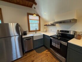 131 School St in North Brookfield, MA - Building Photo