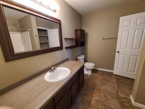 2613 Douglas Pl SE in Mandan, ND - Building Photo - Building Photo