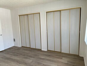 Eastborne III Apartments in Los Angeles, CA - Foto de edificio - Building Photo