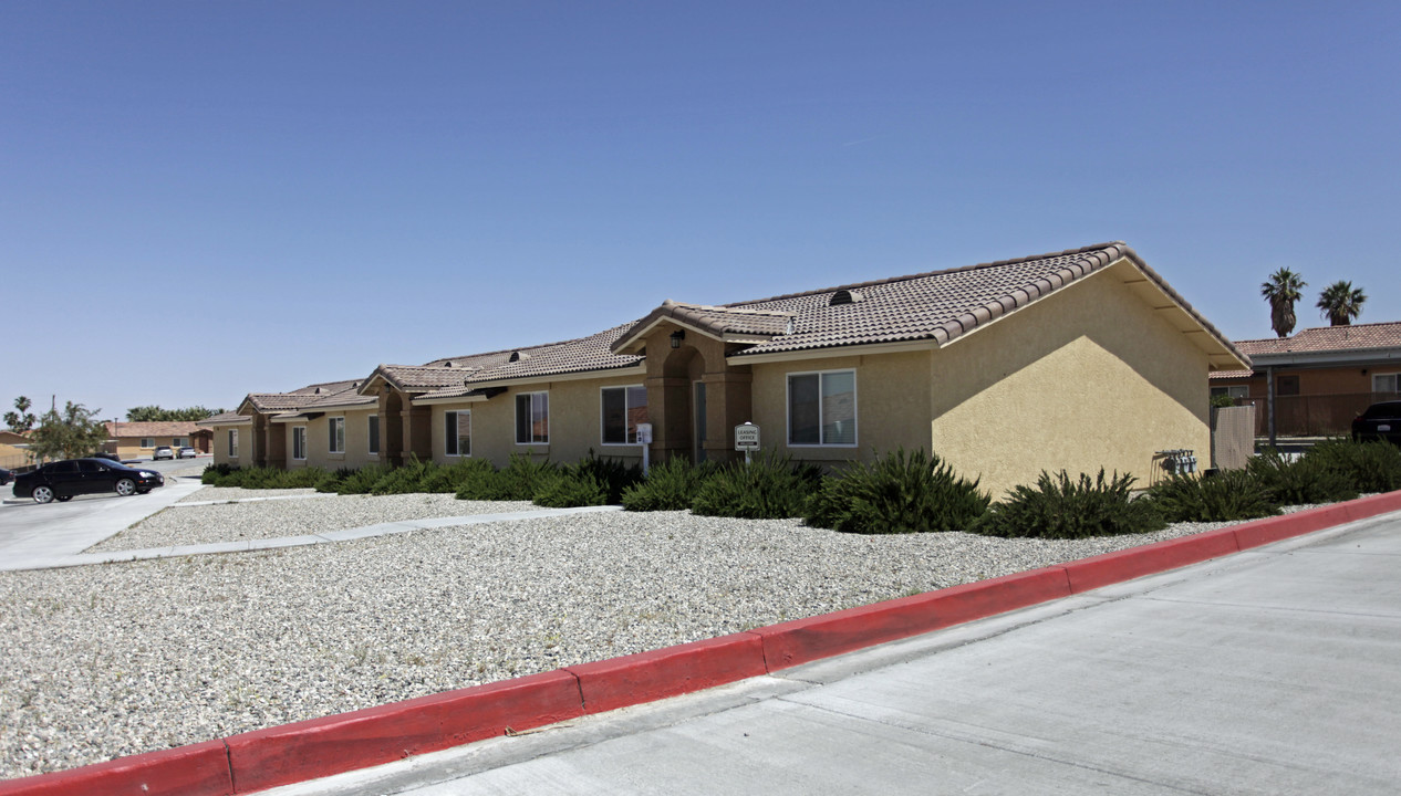 Smoke Tree Villas in Twentynine Palms, CA - Foto de edificio