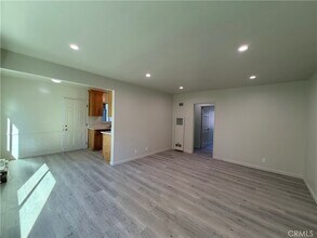 15247 Acre St in Los Angeles, CA - Foto de edificio - Building Photo