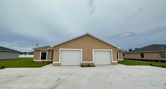 3020 Skyline Blvd in Cape Coral, FL - Building Photo